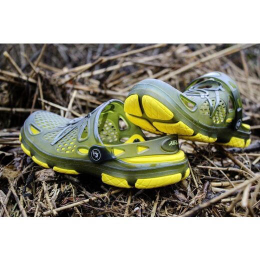 Black Cat Cat Clogs 45