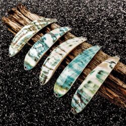 AKM Perlmuttspange Kicker Burgus 8,5 cm (&plusmn; 5 mm)